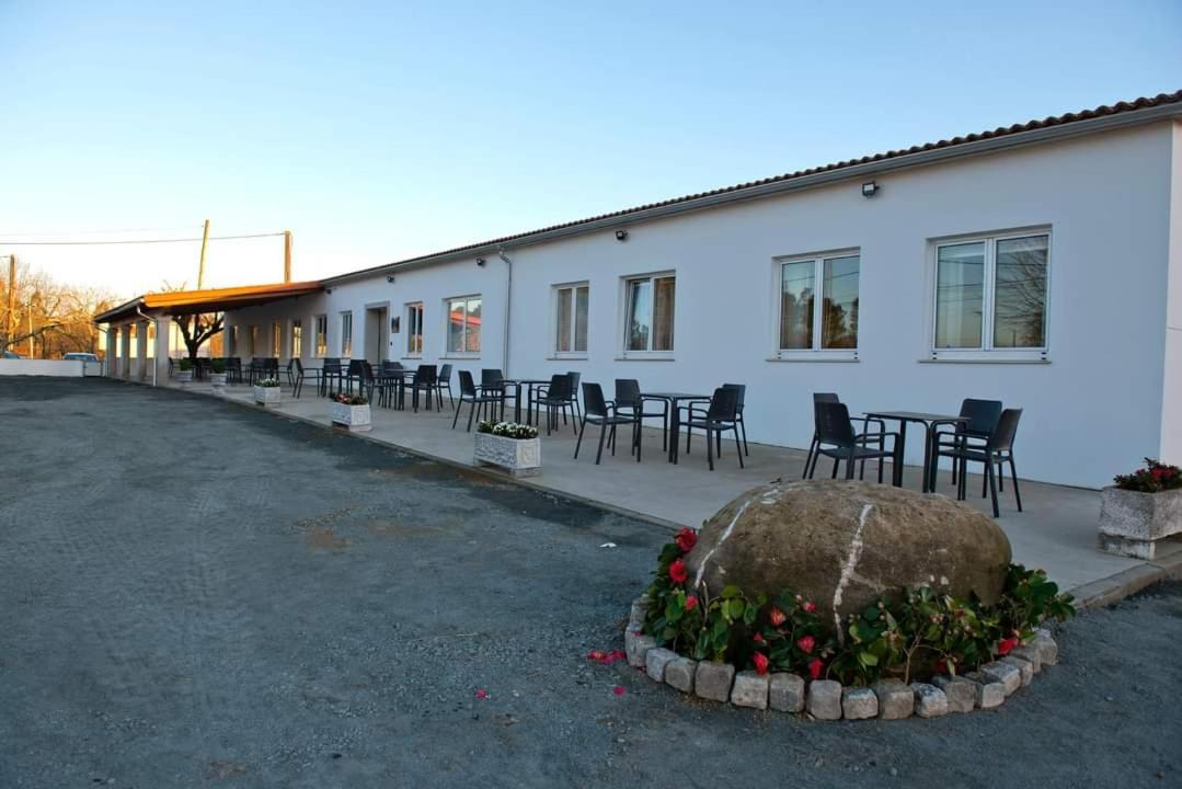 Hotel La Puerta De Arzúa Kültér fotó